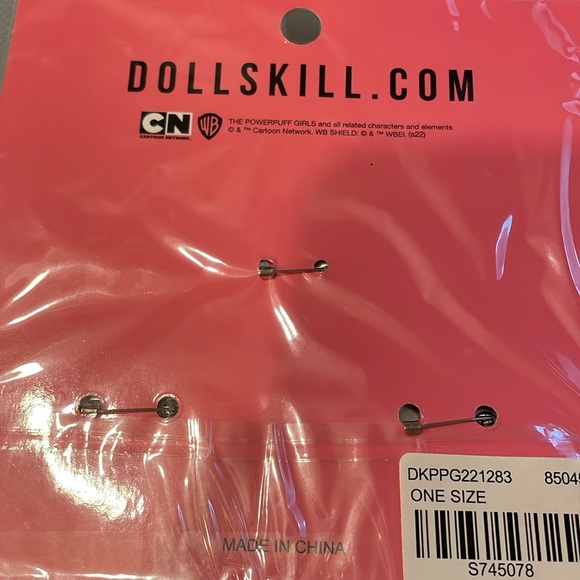 Dolls Kill / The Powerpuff Girls Pin Set - Picture 5 of 5